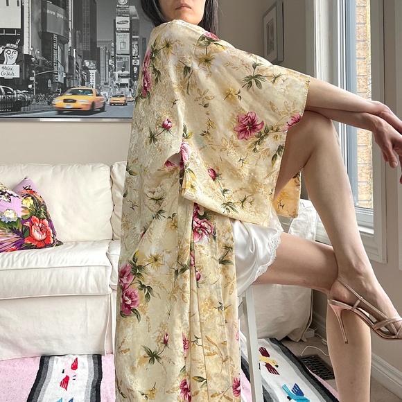 Jai’s Intimate Other - Vintage floral kimono style robe